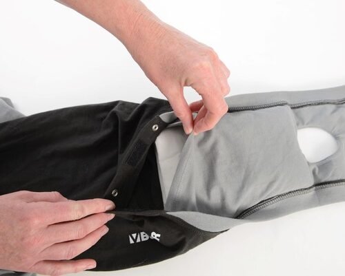 BUSTER rūbelis EasyGo šunims, juoda/pilka, 45 cm M dydis pooperacinei priežiūrai